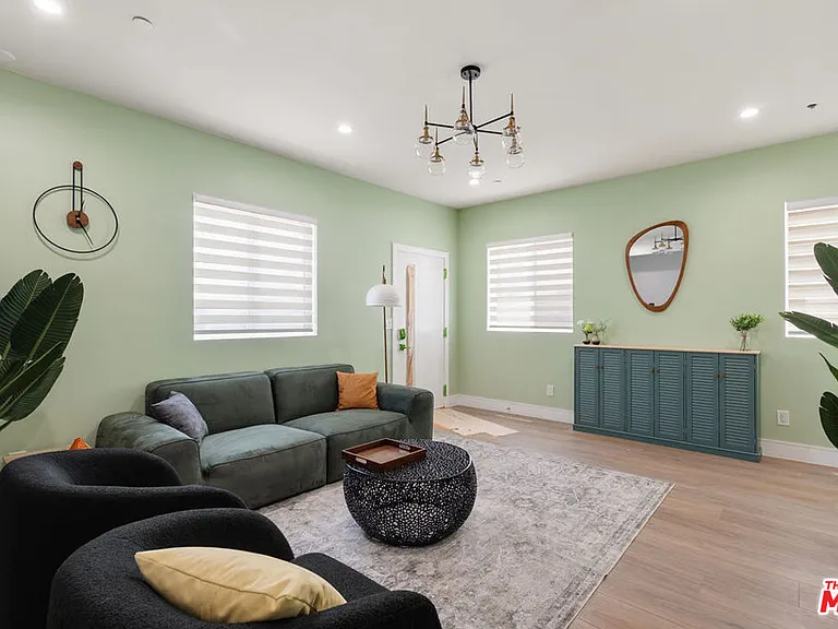 1341 N Mariposa Ave — Photo 66