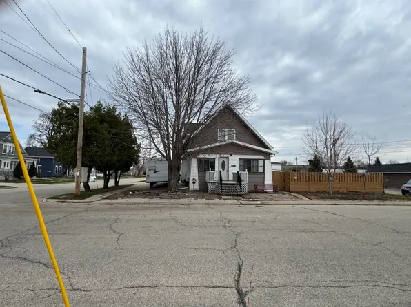 113 High St, Neenah, WI 54956