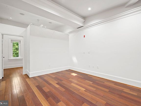5th image of 936 Madison St NW APT 201