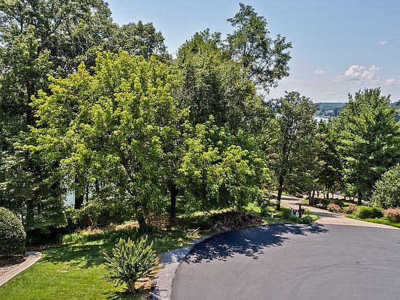 5th image of 231 Tecumseh Way Lot 8