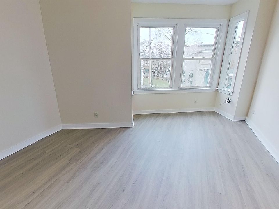 1st image of 448 Delaware Ave #3