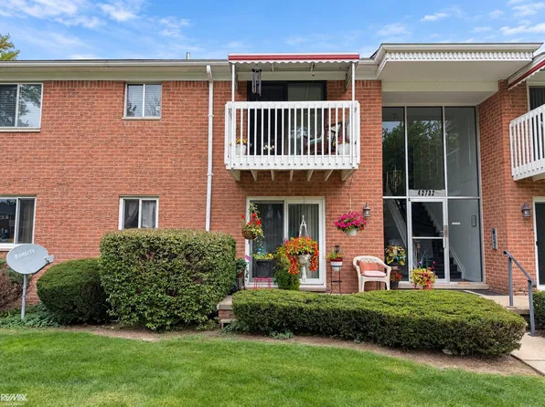 42732 Sheldon Pl APT 149, Clinton Township, MI 48038