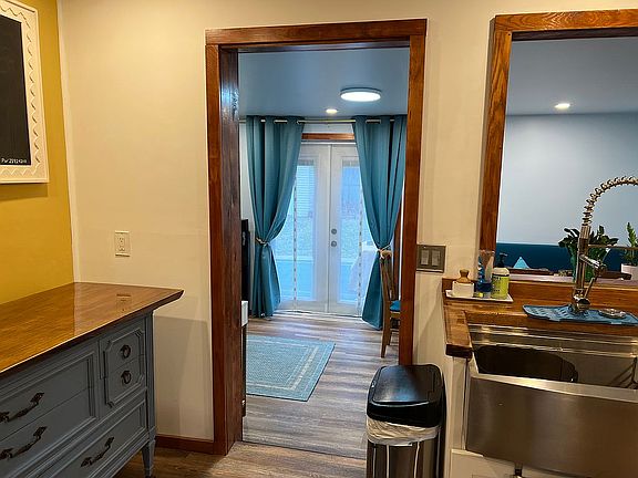 Entrance to dining/laundry 