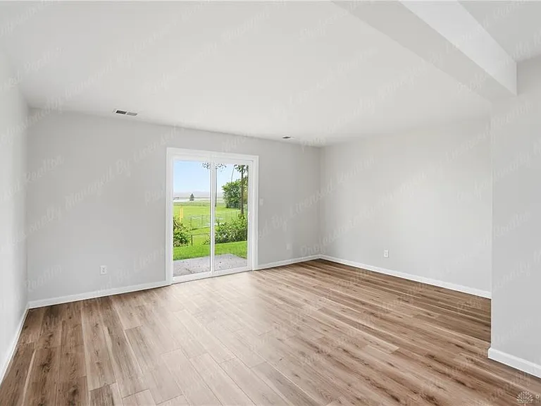 539 N Broad St — Photo 8