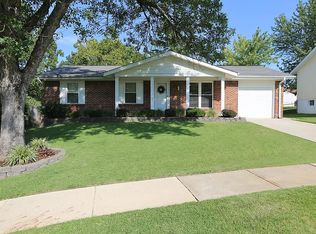 720 Stonesign Dr, Fenton, MO
