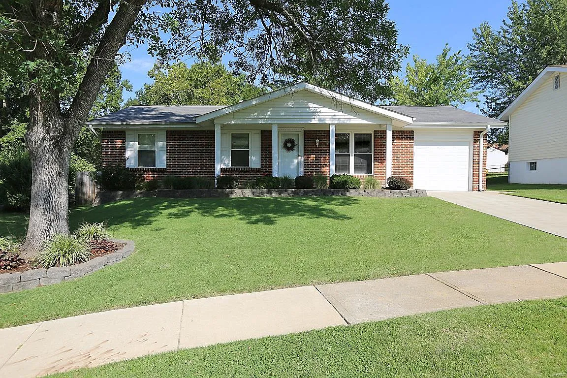720 Stonesign Dr photo 1