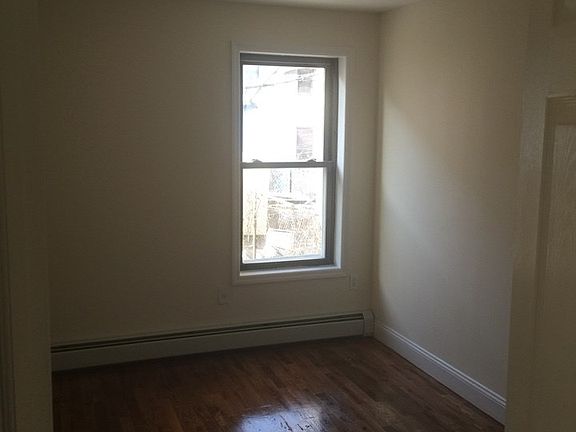 5th image of 3069 Heath Ave