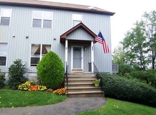 95 Hemlock Cir, Peekskill, NY 10566