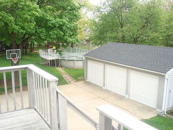 2nd image of 841 Wilson Blvd