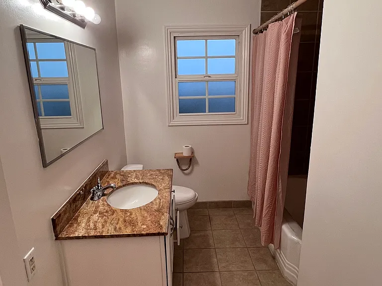 10650 Camarillo St #1 — Photo 11