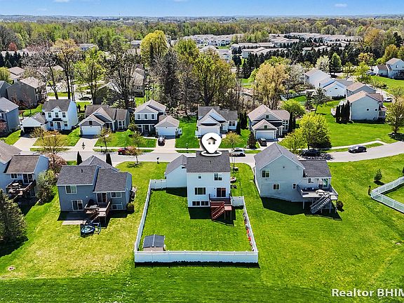 5th image of 3721 Cedar Landing Dr SE