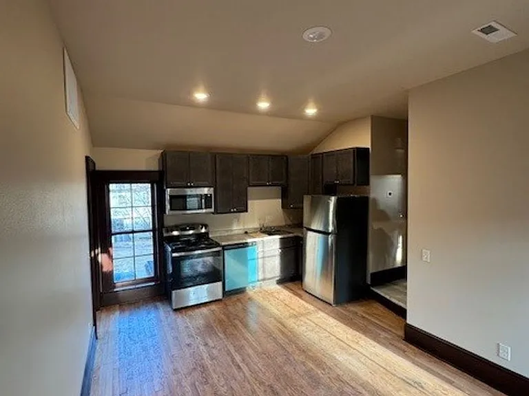 116 E Gorham St — Photo 11