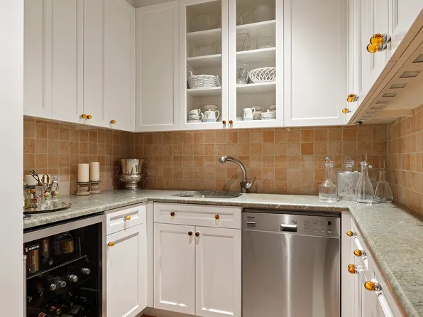 151 West 86th Street image 9 of 14