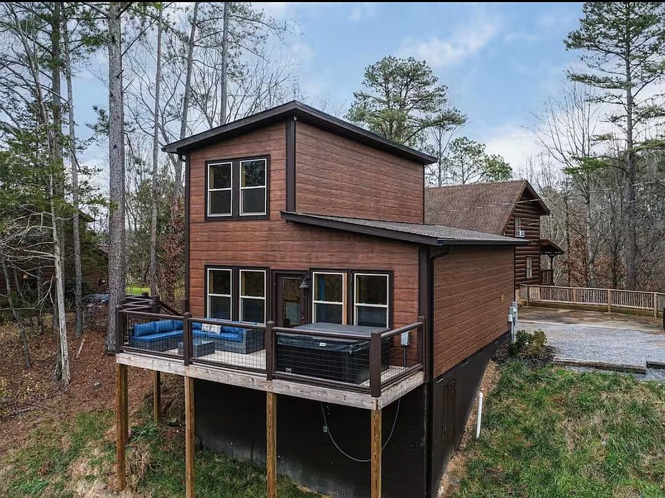 1st image of 819 S New Era Rd