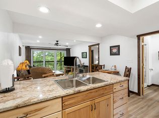 526 Notch Ln APT 4, Reeds Spring, MO 65737