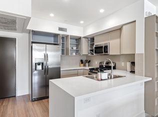 Ecco Lexington, Los Angeles, CA 90038
