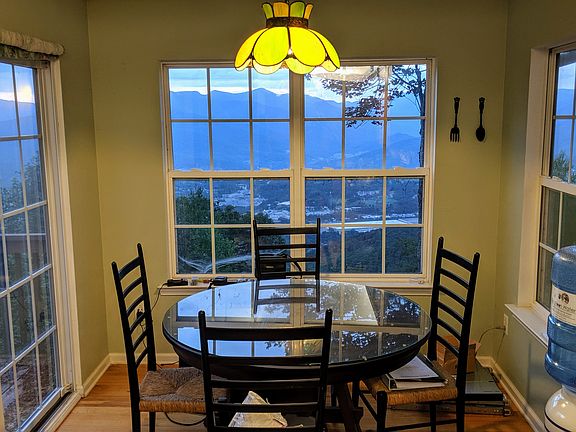 Spectacular Dining Nook