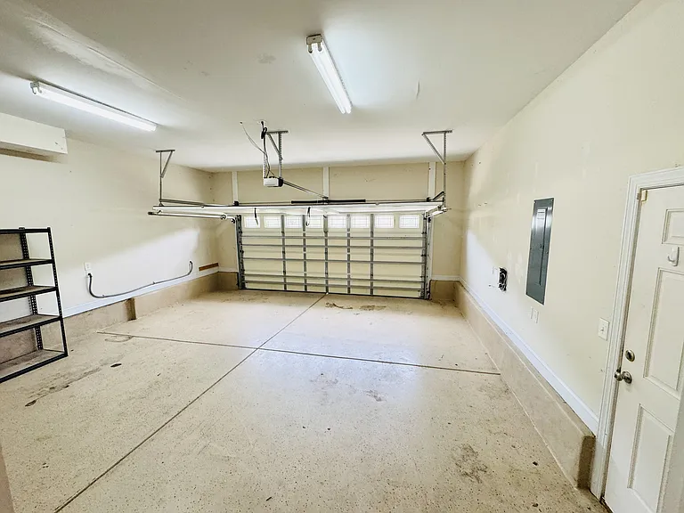 3571 Brampton Dr — Photo 18