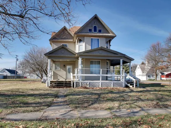 201 S Worrell St, Bowen, IL 62316