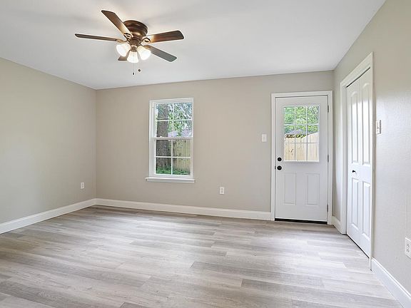 4th image of 5256 Cumberland Cove Dr