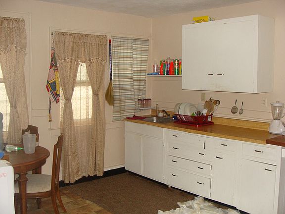 2nd image of 119 Josephine St