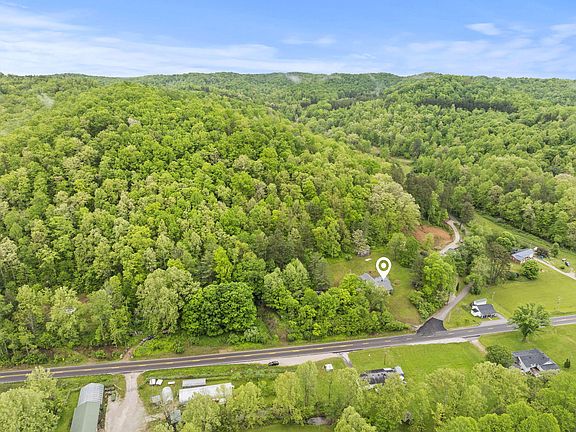 3rd image of 11 Congleton Hollow Rd