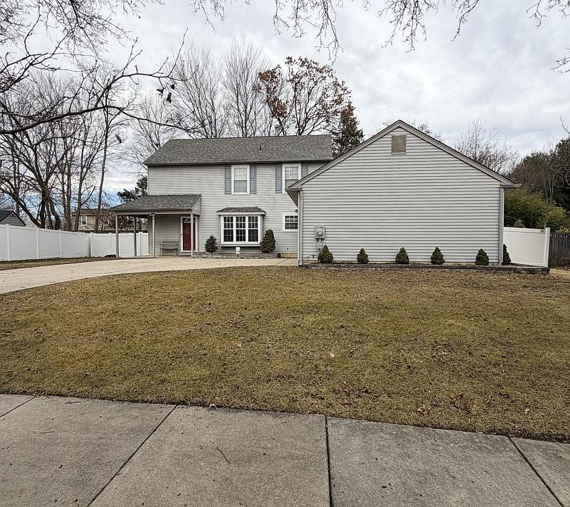 2nd image of 4 Brookview Dr