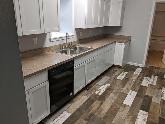 4th image of 612 Lincoln Ave