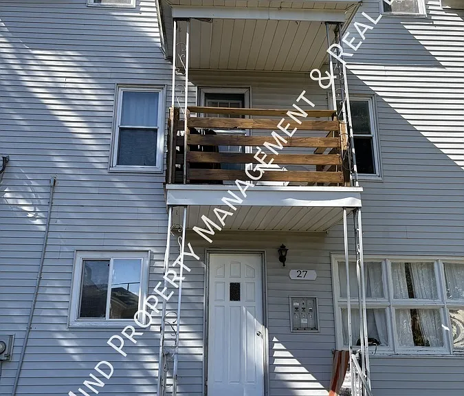 27 Montcalm St #3 — Photo 9