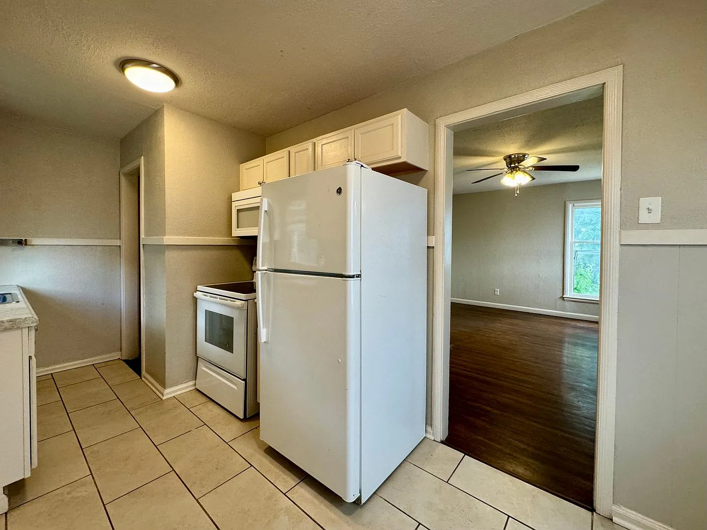 Colorado - 719 N — Photo 3