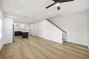 4th image of 8412 Darien St #B