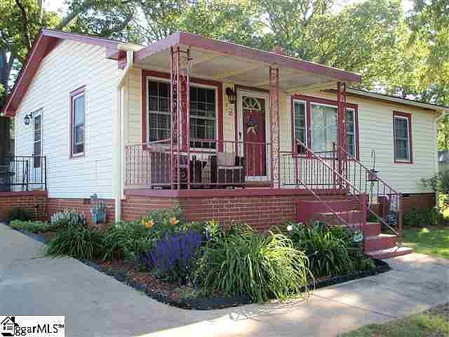 1st image of 12 Pine Grove Ln