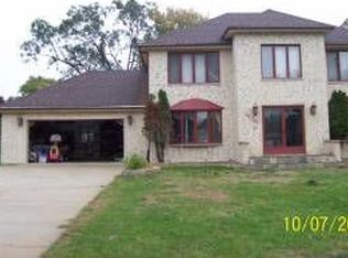 4N235 6th Ave, Addison, IL 60101