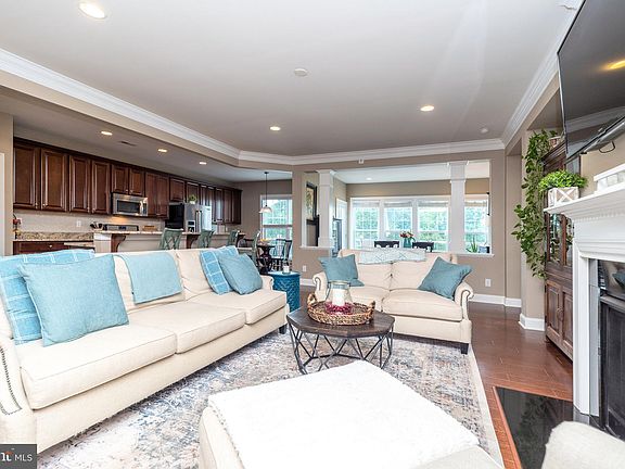 5th image of 436 Hallman Ct