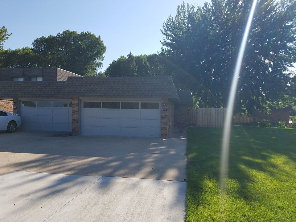 1st image of 3401 Neerpark Dr