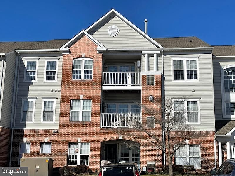 1st image of 109 Sunshine Ct Unit J