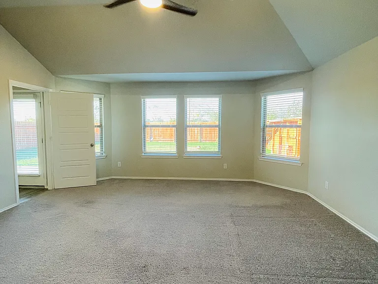 1202 Mare Stable Ct — Photo 5