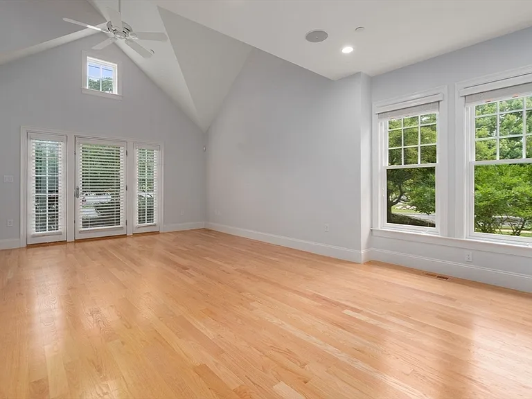 60 Graystone Cir #60 — Photo 35