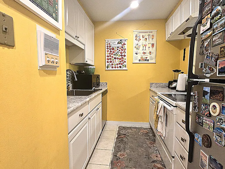 626 Washington St #2 — Photo 5