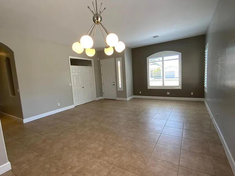 6204 E Phelps Rd — Photo 7