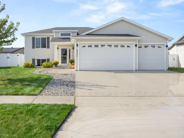 4532 Newport Ln, West Fargo, ND 58078