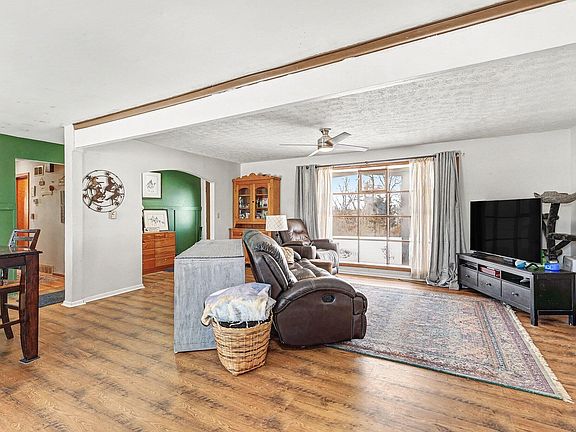 3rd image of 408 New Hope Rd