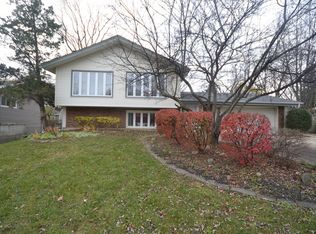 272 Royce Ct, Bloomingdale, IL 60108