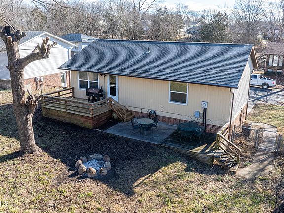 2nd image of 1630 Westview Dr