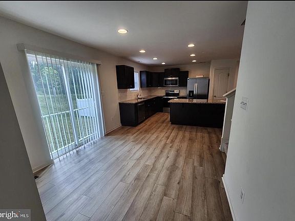 5th image of 62 Belmont Pl