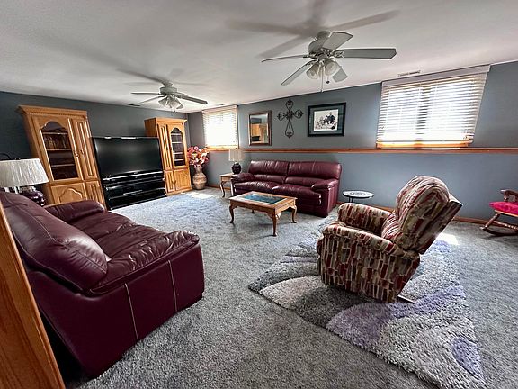 3rd image of 8429 Jasper Ct