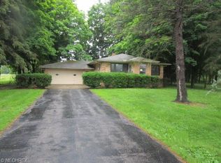 24555 Barrett Rd, Olmsted Township, OH 44138