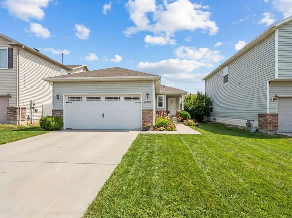 4624 N Maple Dr, Eagle Mountain, UT 84005