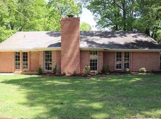 1813 Gloucester Pl, Clinton, MS 39056