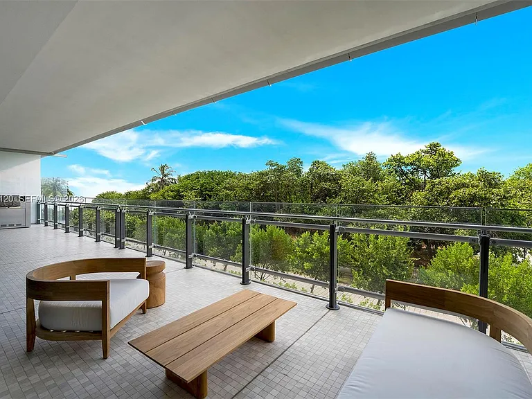 8701 Collins Ave #304 — Photo 38